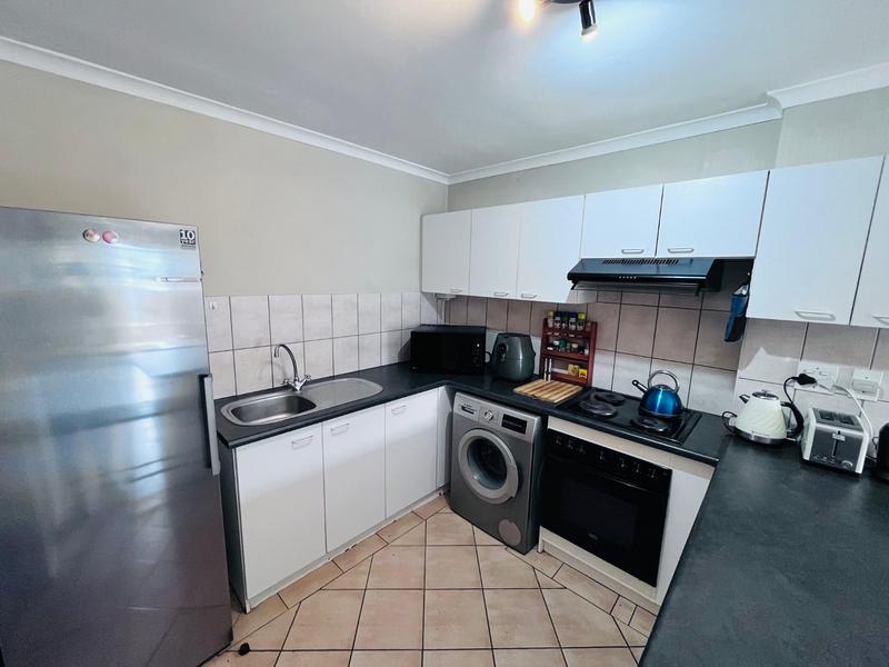 2 Bedroom Property for Sale in Bloemhof Western Cape